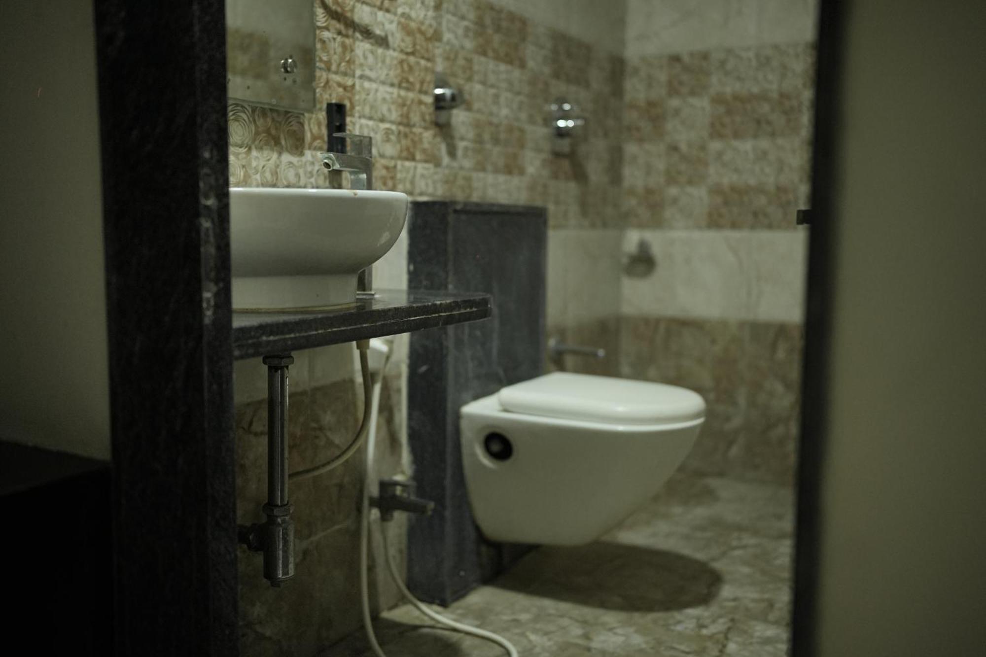 Atharva Hotel Kalaburagi Dış mekan fotoğraf