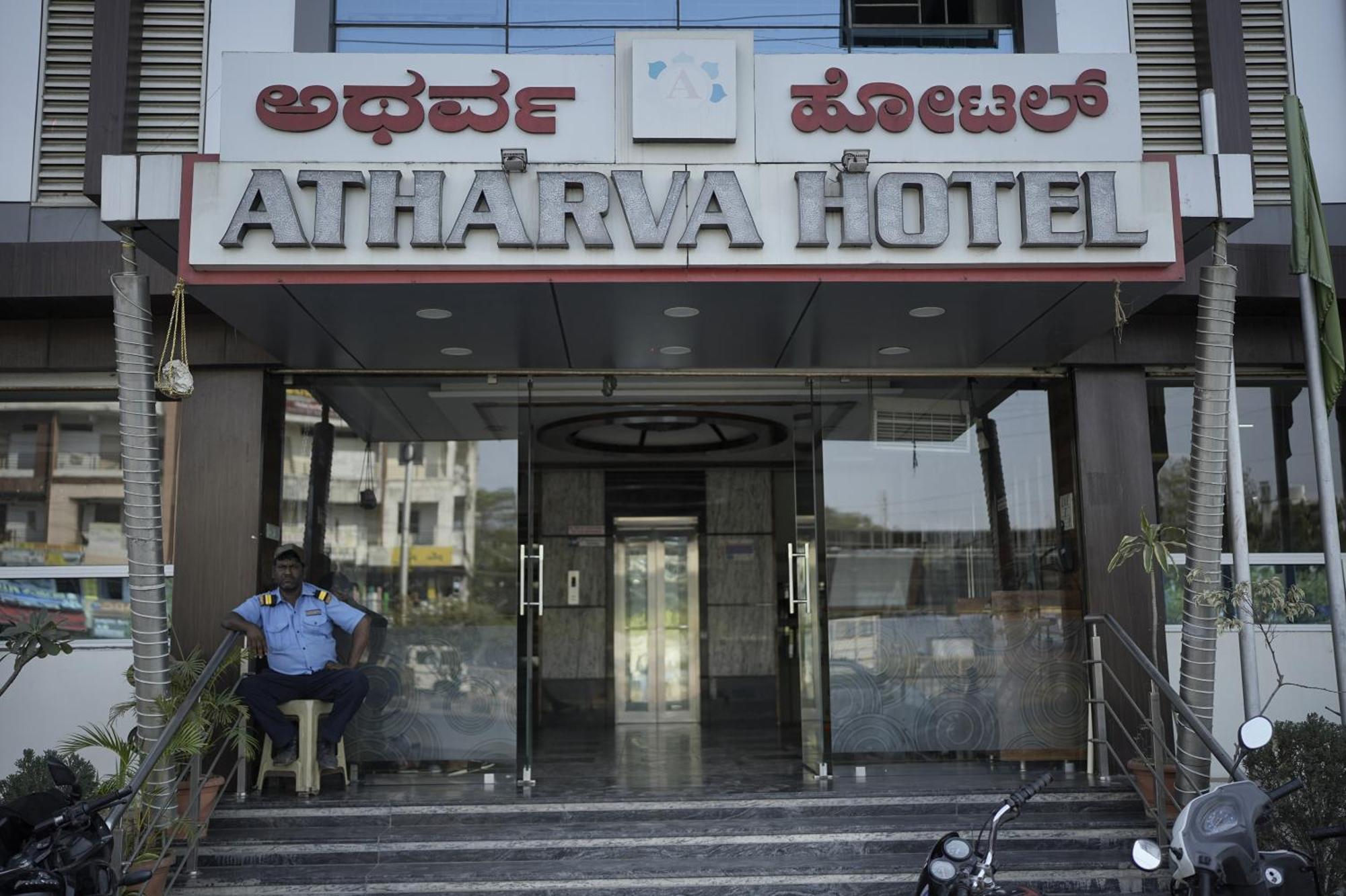 Atharva Hotel Kalaburagi Dış mekan fotoğraf